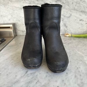 No. 6 clog boots on high heel in black aviator. Size 39. EUC